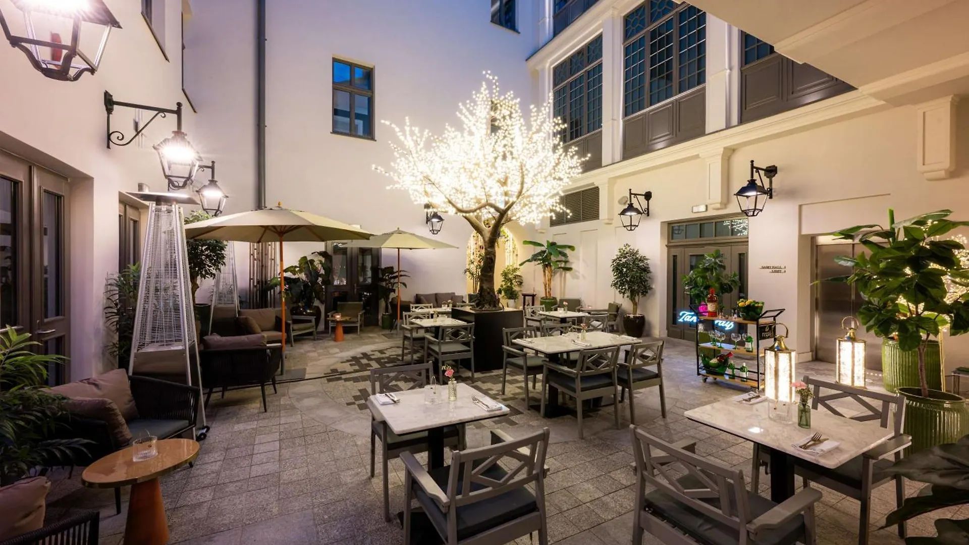 Hotel Saski Krakow Curio Collection By Hilton